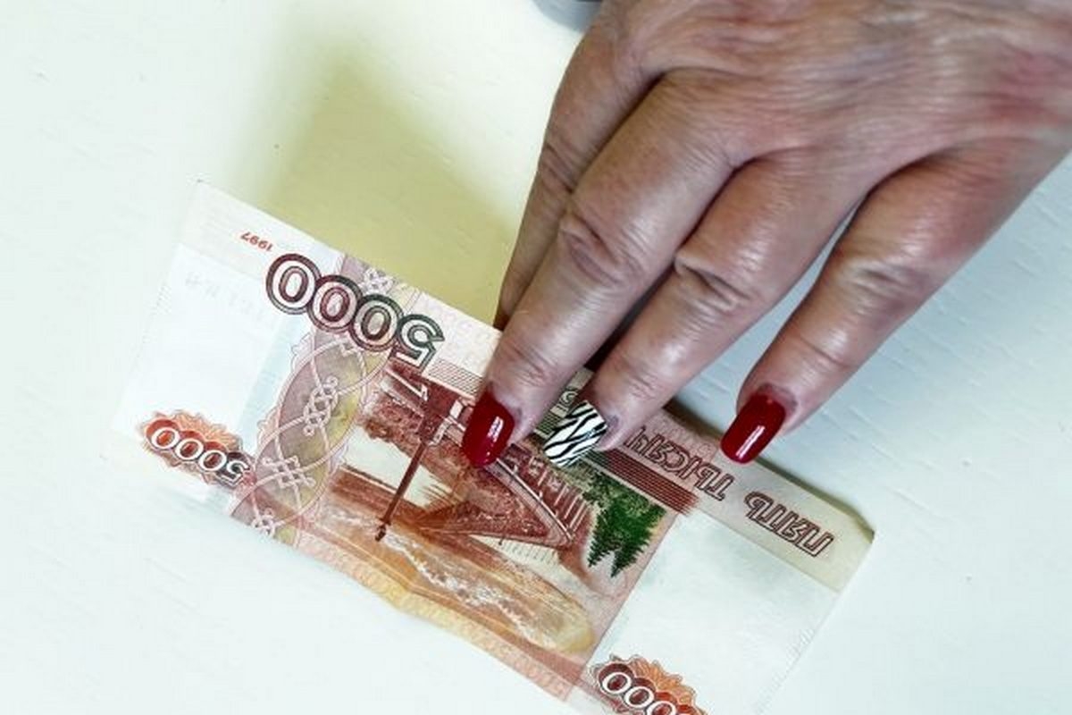 По 10 тысяч каждому: Сбербанк обрадовал граждан РФ неожиданной щедростью