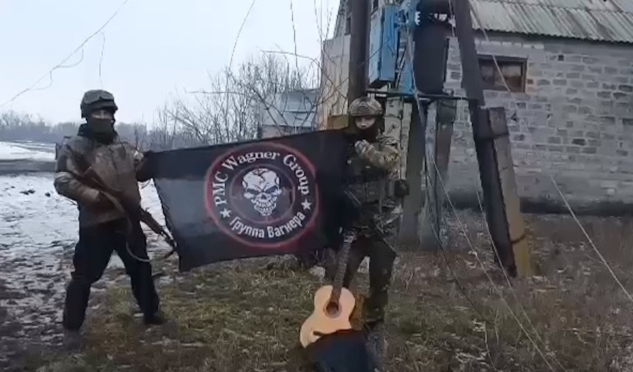 Бойцы ЧВК «Вагнер» записали видео из освобожденной Николаевки