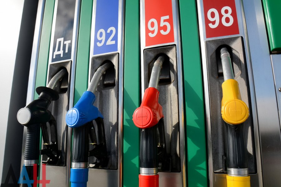 Эксперт Баженов сообщил водителям о возможности роста цен на бензин в РФ