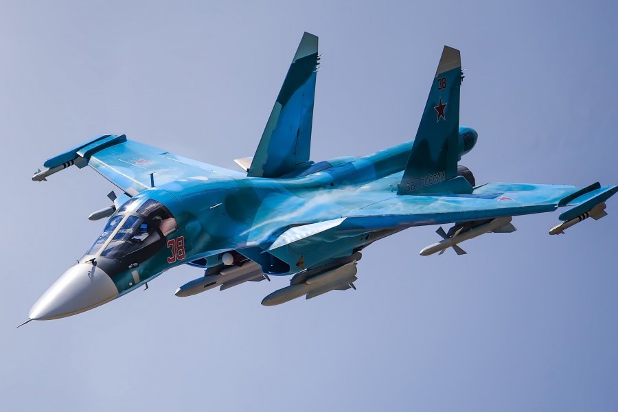 Россия перебросила к границе с Украиной 17 истребителей-бомбардировщиков Су-34 