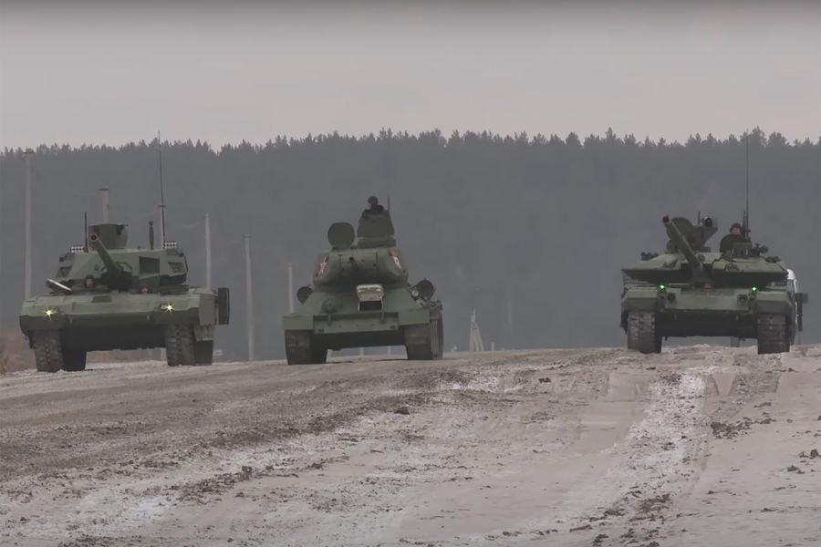 Истребители Су-57 и танки «Армата» вновь не будут переданы российской армии 