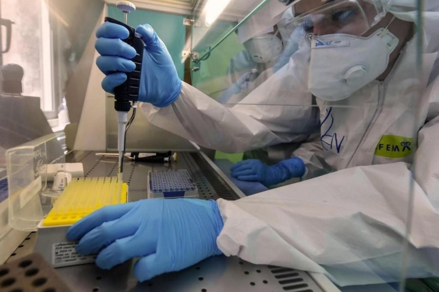 Инфекционист Сергей Вознесенский оценил опасность нового коронавируса из ЮАР для России