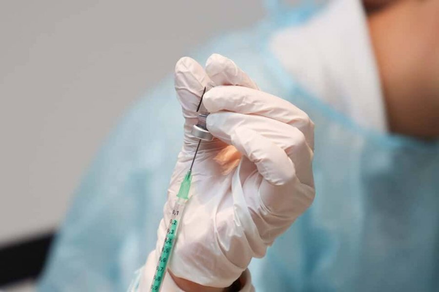 Китайские ученые: «Коктейль» из вакцин эффективней защищает от COVID