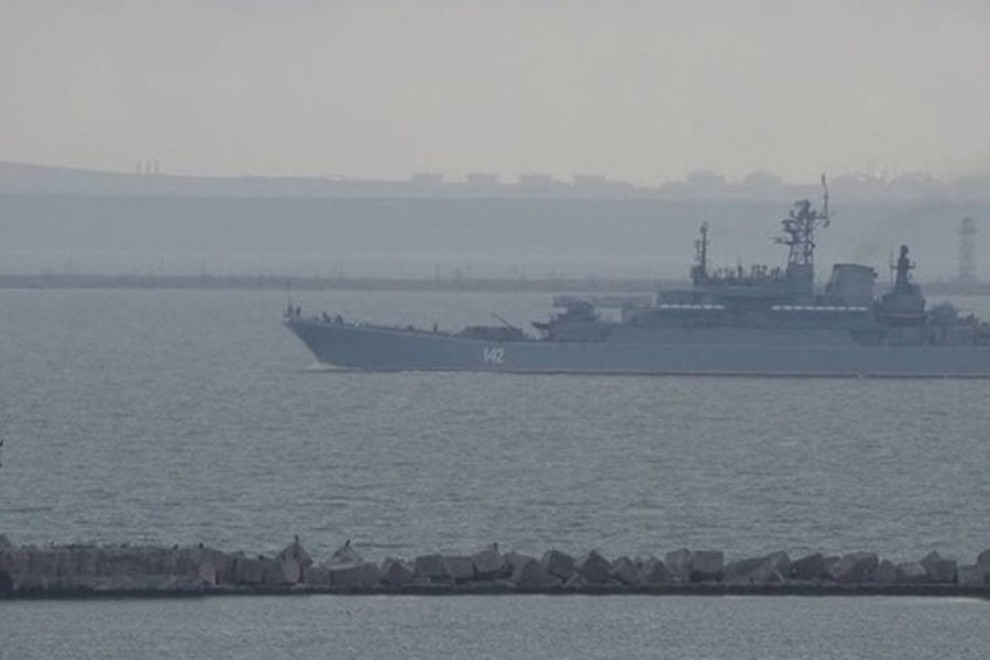 Новочеркасск бдк википедия. Российские корабли. Корабли в Азовском море. Российский военный корабль. Военные корабли Украины.