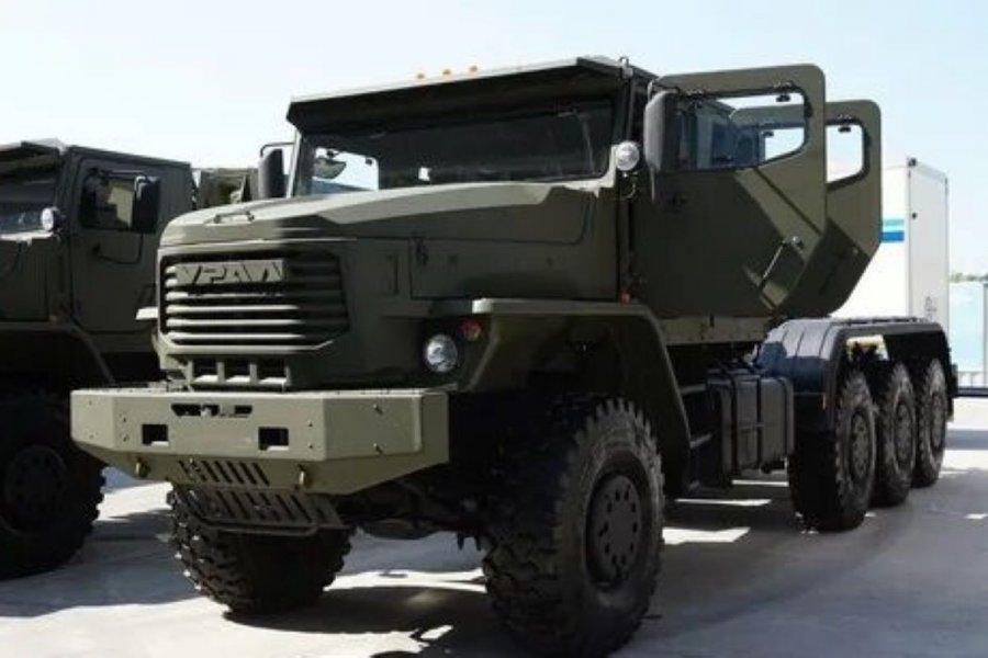 Показан марш колонны снабжения ВС из РФ под прикрытием боевых машин «Торнадо-У»