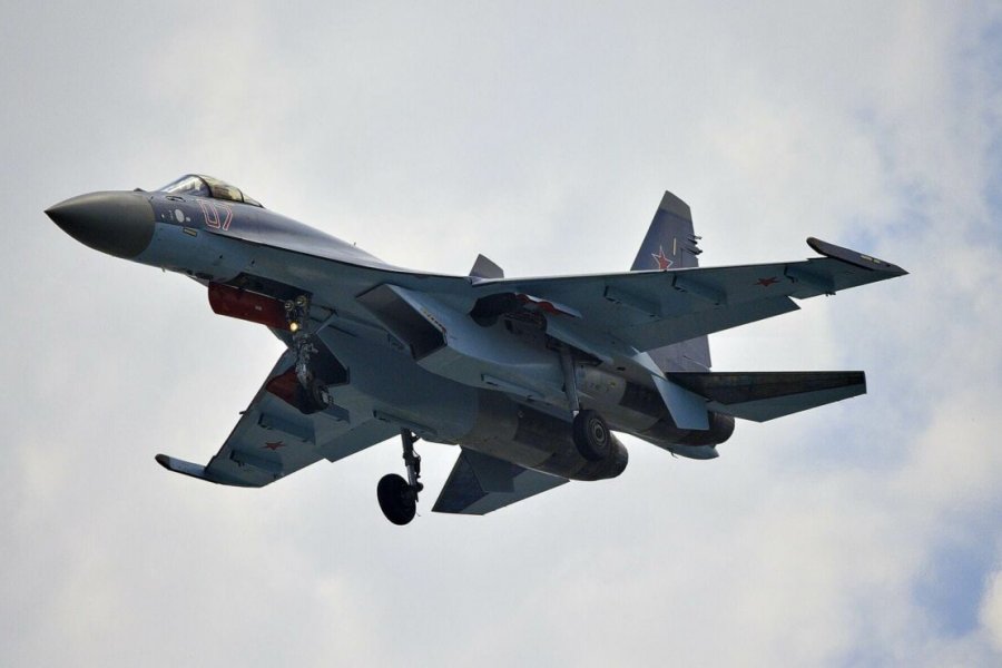 Полк российских истребителей Су-35 угрожает всему Ближнему Востоку