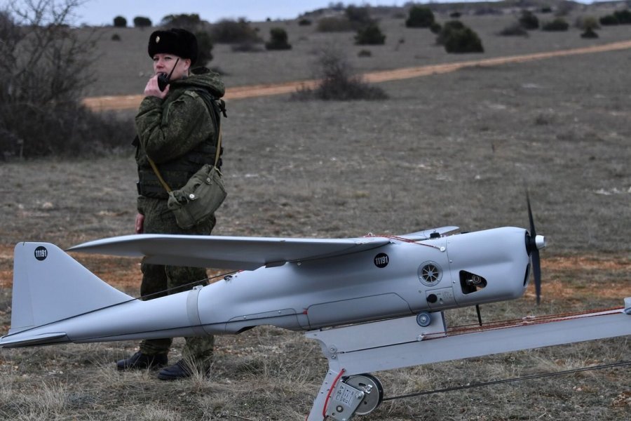 Охоту на РСЗО HIMARS на Украине ведут сразу 46 иранских дронов «Шахед-129» 