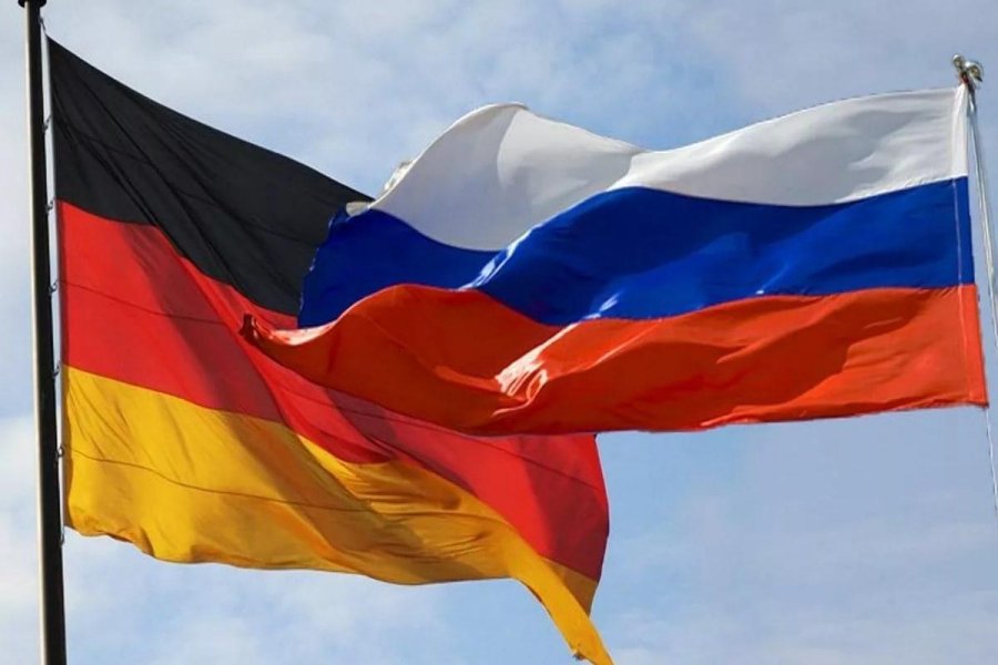Берлин провел черту в отношениях с Москвой, начав поставлять тяжёлое оружие Украине