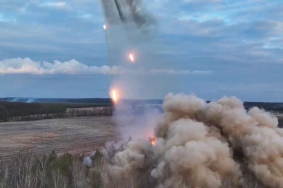 Войска РФ снова атаковали Украину, ударив ракетами по Харькову
