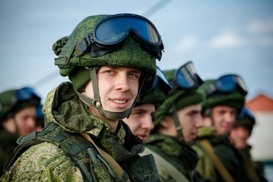 Генерал Андрей Гурулев пояснил смысл поправок в законы о военной службе