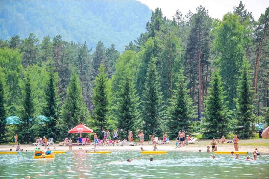 Названы самые бюджетные российские регионы для летнего отдыха