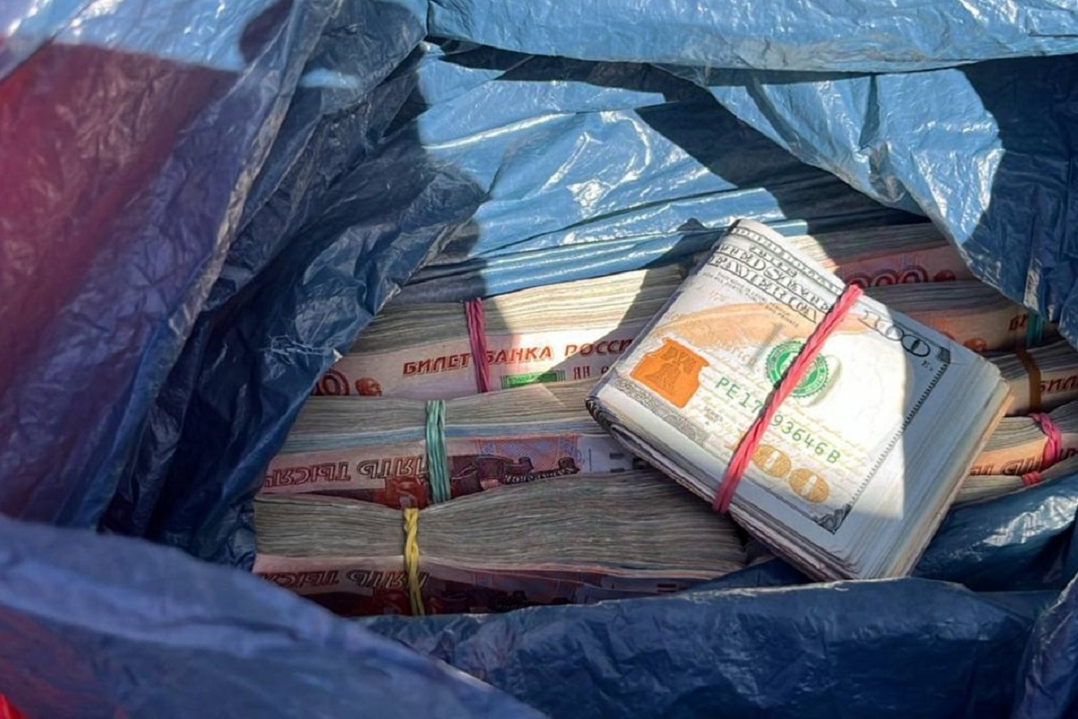 В Волгограде банда подростков отобрала три миллиона рублей у участника СВО
